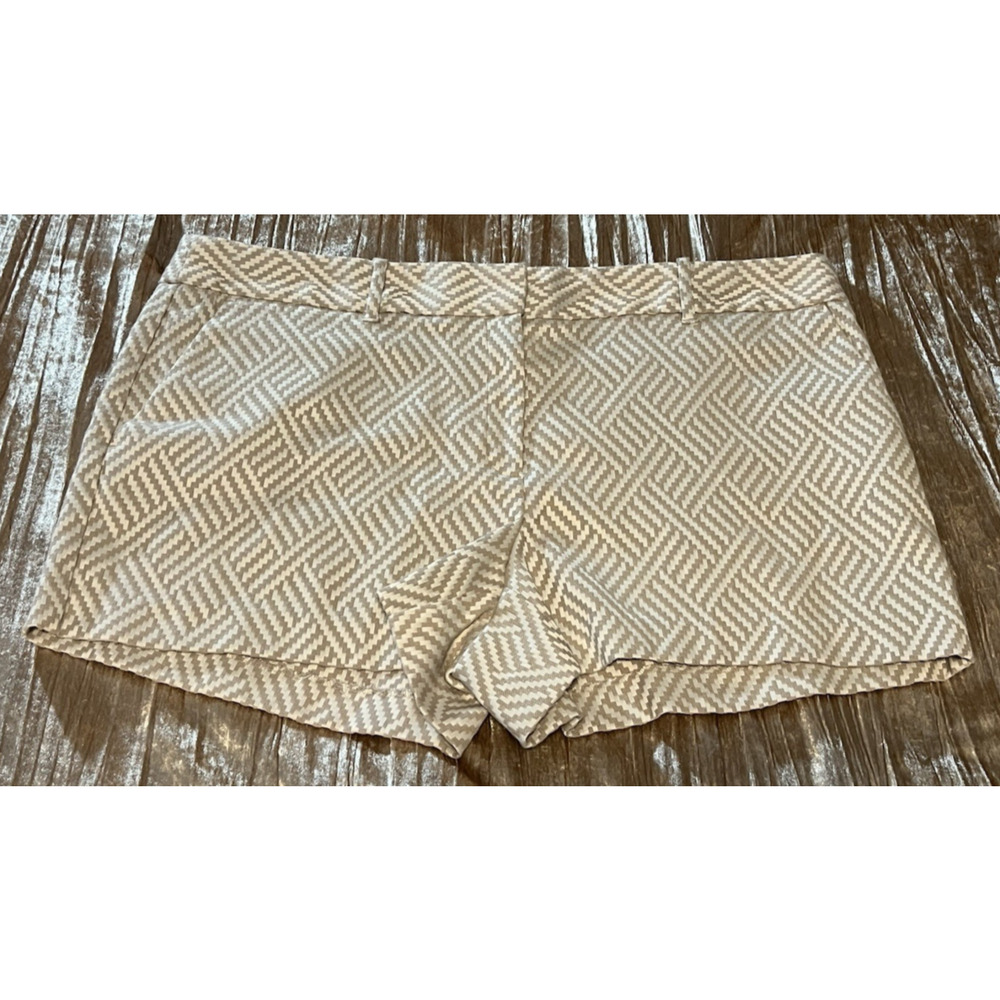 Metaphor Women's 8 Shorts Tan White Mid Rise Geometric Pattern Knit Size 18